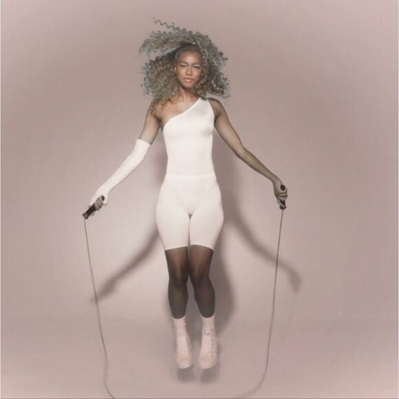 Bala The Jump Rope 1/2lb- Blush - Picture 5 of 8